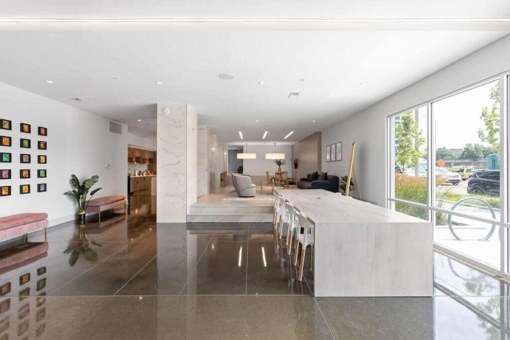 Dream Apartment Near Whole Foods Cozysuites อินเดียนาโพลิส ภายนอก รูปภาพ
