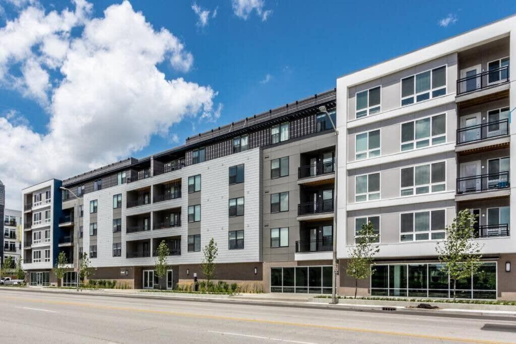 Dream Apartment Near Whole Foods Cozysuites อินเดียนาโพลิส ภายนอก รูปภาพ